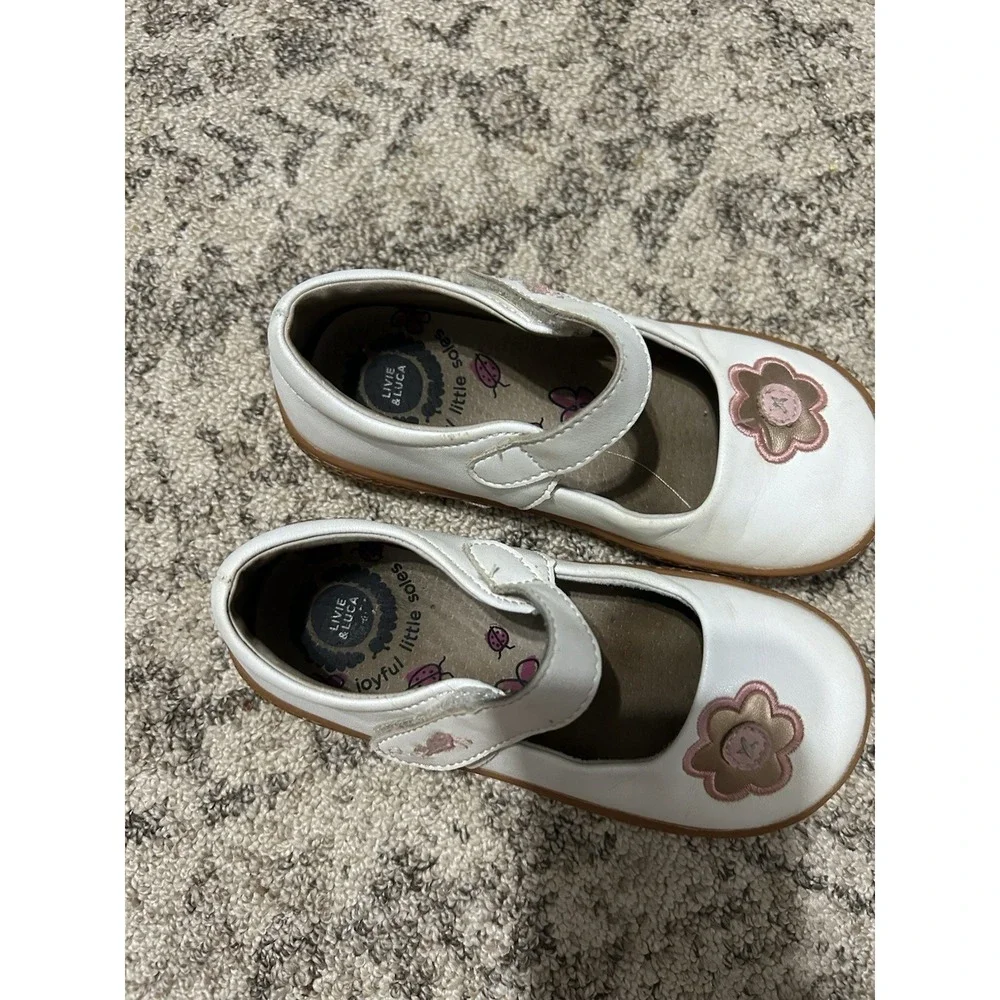Girls Livie And Luca Glory Flats With Embroidered Flower Shoes Size 11